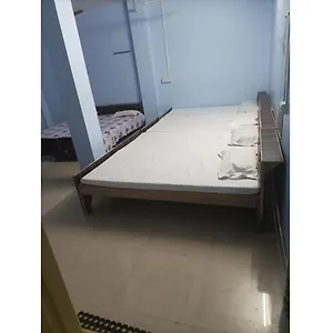 ishwari-guest-house-varanasi.hotels-varanasi.com/